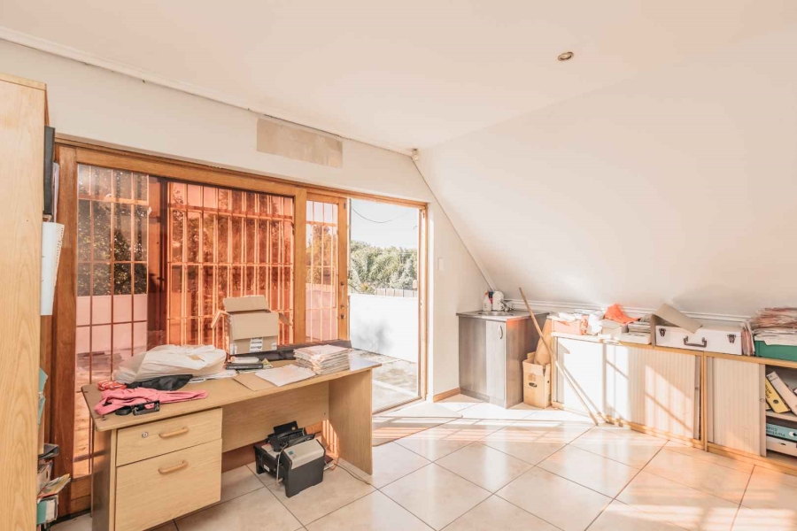 To Let 4 Bedroom Property for Rent in Joostenbergvlakte Western Cape